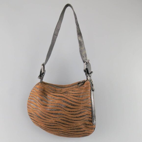 Vintage FENDI Wood Embellished Tiger Print Oyster Shoulder Bag - Picture 3 of 10